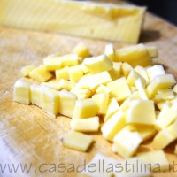 Fontina a dadini