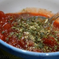 Pomorodo, origano, sale e pepe